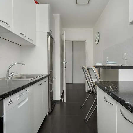 Near The River Balcony And Free Garage By Renters Wrocław