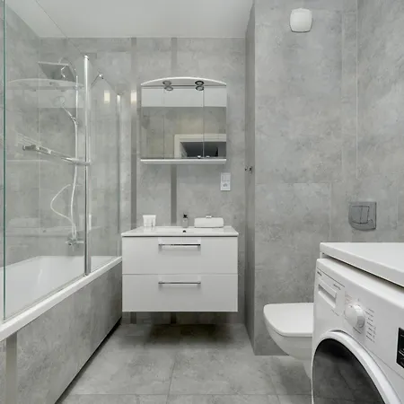 Apartament Near The River Balcony And Free Garage By Renters